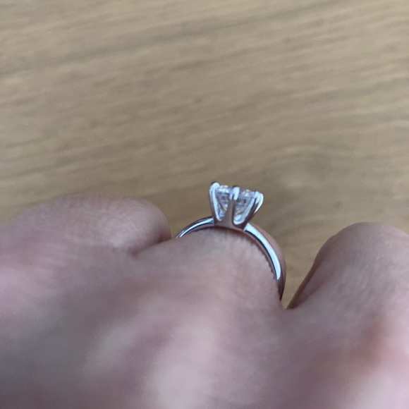 Cz one carat (6.5 mm stone) ring - Picture 3 of 3